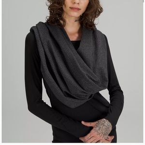 Lululemon Customizable Snap Scarf